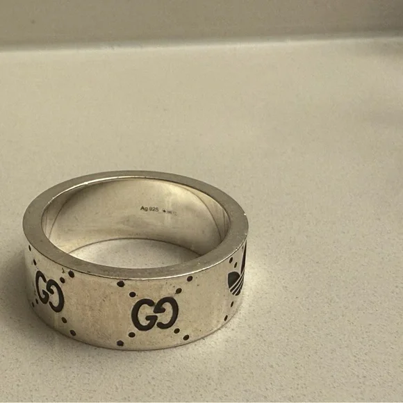 Gucci x Adidas Band with Iconic GG Logos - Picture 3 of 4